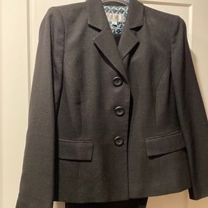 Le Suit Petite Pant Suit Size 12P